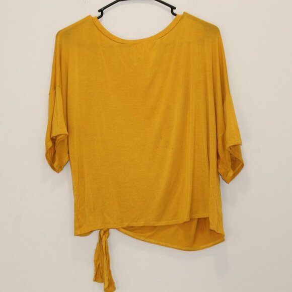 Sadie and Sage Sunkissed Tie Front Shirt Size Medium - Picture 5 of 5